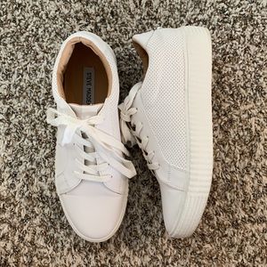 White Steve Madden sneakers. Size 10